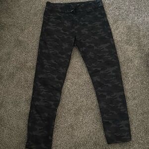 Flog - shely drawstring pants black camo